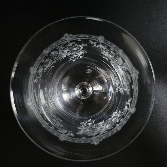 Vintage Etched Glass Wine Glass / Water Glass with Floral and Scroll Design 9 oz - Picture 4 of 6